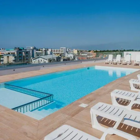 Rooftop Pool And Sea Breeze In Modern Flat Apartment Bibione