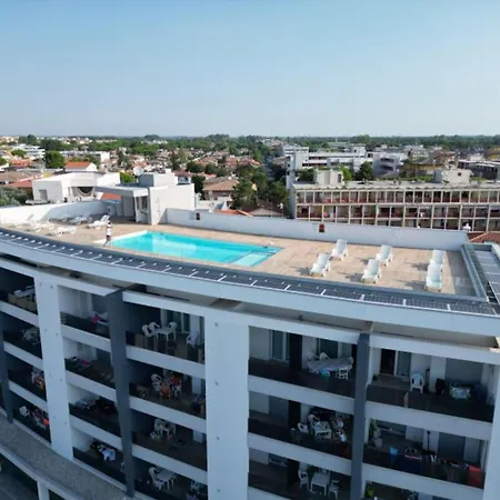 Rooftop Pool And Sea Breeze In Modern Flat Apartment Bibione