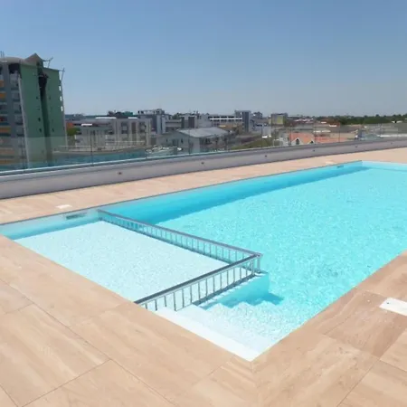 Rooftop Pool And Sea Breeze In Modern Flat Apartment Bibione
