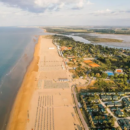Rooftop Pool And Sea Breeze In Modern Flat * Bibione